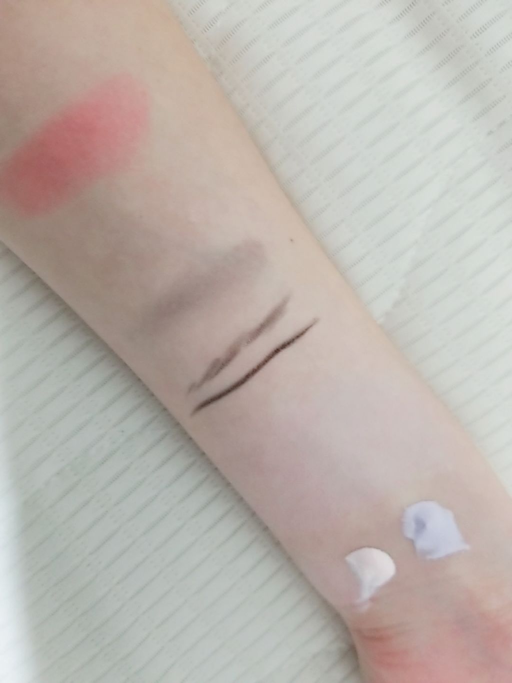 アイシャドウベース/キャンメイク/アイシャドウベースを使ったクチコミ(4枚目)