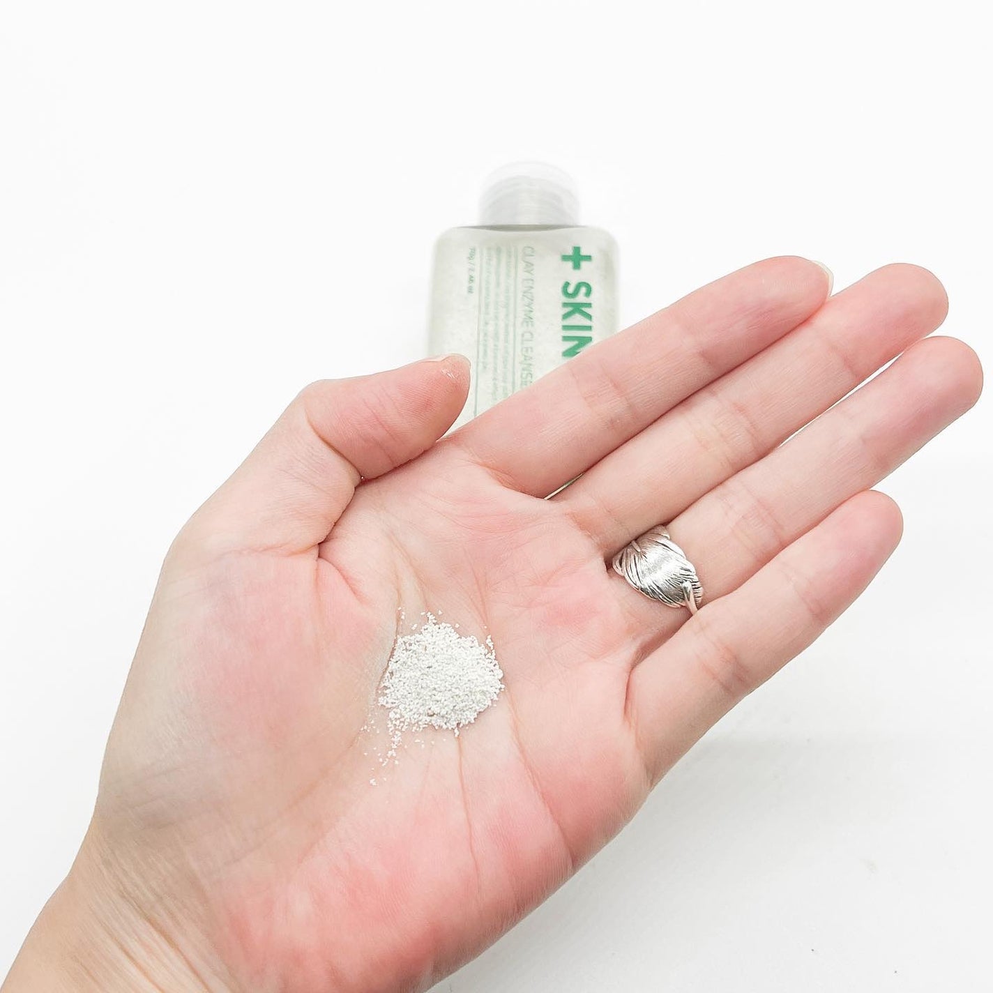 りぴ☆Webライター on LIPS 「こんばんわ🐈⬛🌙今日は、skinsignalクレイ酵素クレン..」(4枚目)