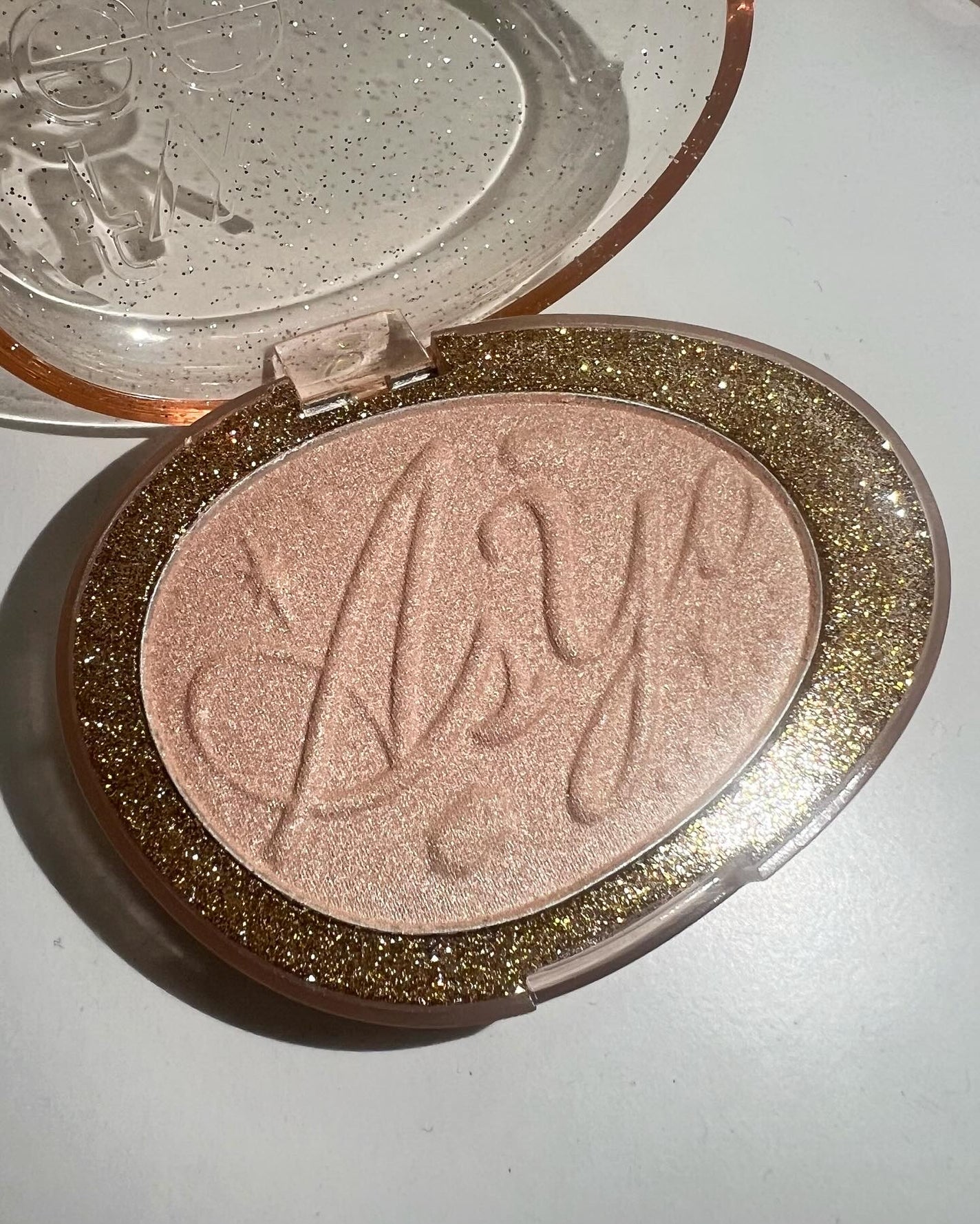 フィー グリッツストーンハイライター/fwee/パウダーハイライトを使ったクチコミ(6枚目)