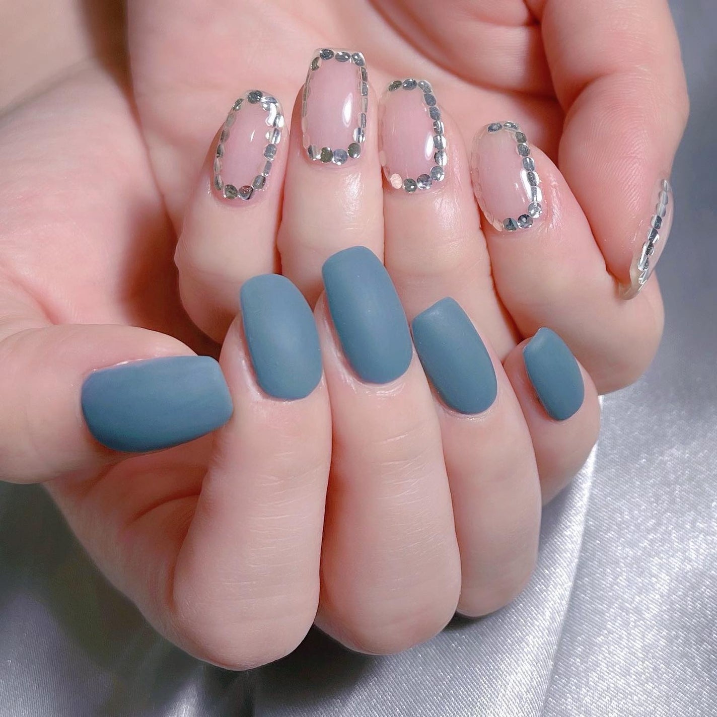 なかやまちえこ on LIPS 「アシンメトリーネイル💅⠀⠀@kyarypappaちゃん⠀⠀カラ..」(1枚目)