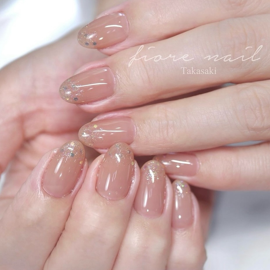 使用アイテム @reagel.nail 
・S042 シアーブラウン
・057 先端多色ラメホロ
⁡
S041-S045のシリーズは
トレンドのちゅるっ💧✨とした
シアーカラーをお探しの方におすすめ🪄︎︎
⁡
こちらはブラウンカラーで大