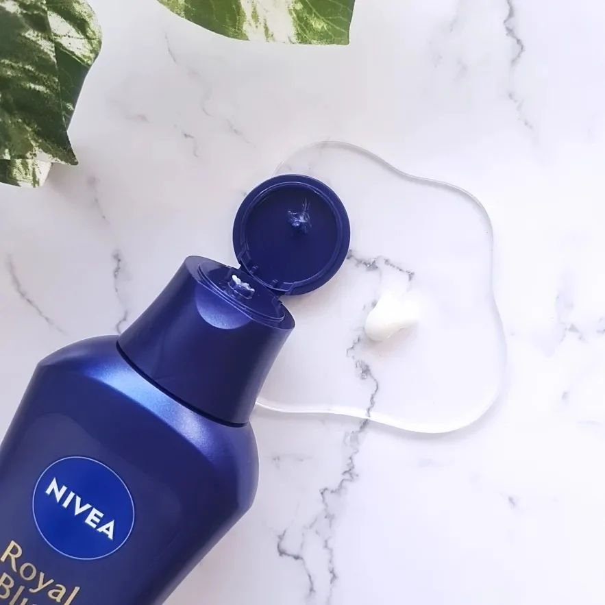 ニベア ニベア ロイヤルブルーボディミルク 美容ケアのクチコミ「大人のためのニベアさんです。 
 
 

 #ニベア 
 
 #ロイヤルブルーボディミルク美容.....」（3枚目）