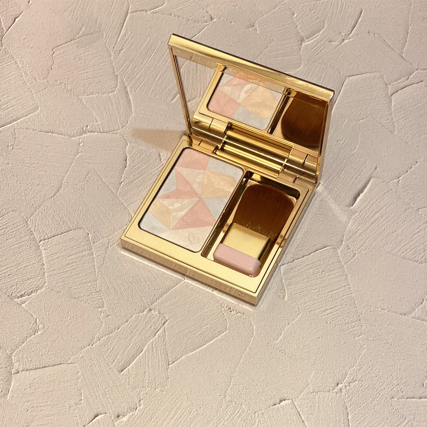 クレ・ド・ポー ボーテ レオスールデクラ/クレ・ド・ポー ボーテ/パウダーハイライトを使ったクチコミ(1枚目)