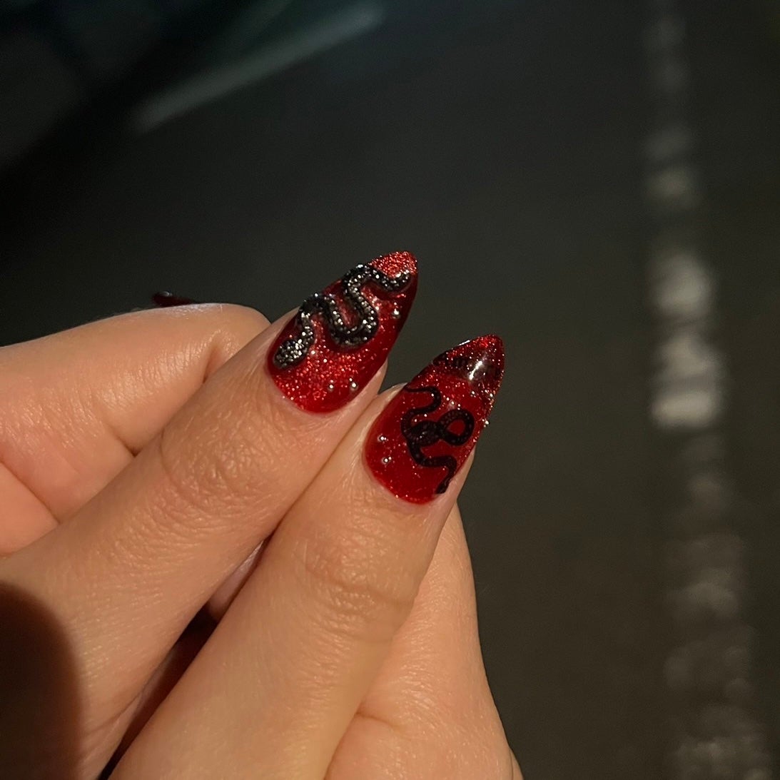 Luna☾LIPSパートナー on LIPS 「これマジで可愛くない?😭赤マグネットなの❤️こちらもお好きなパ..」(4枚目)