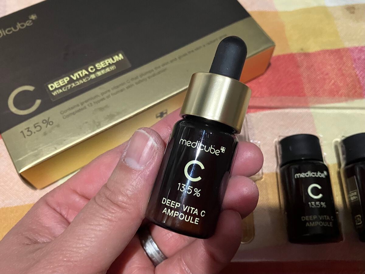ディープビタCアンプル/MEDICUBE/美容液を使ったクチコミ(3枚目)