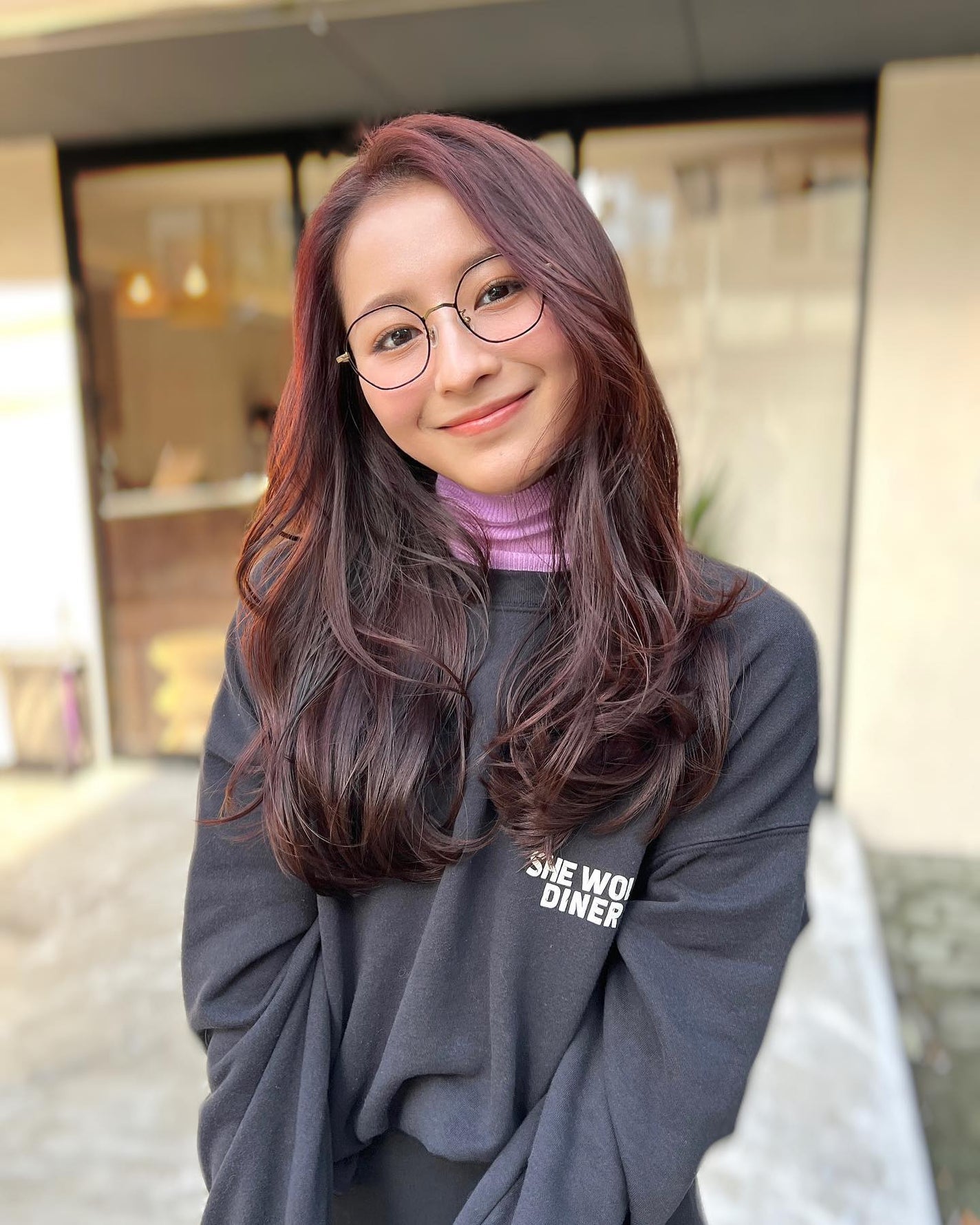 HARUNA on LIPS 「ベリー系のカラーが最近人気です!😊💓💓💓秋冬に暖色カラーも挑戦..」(1枚目)