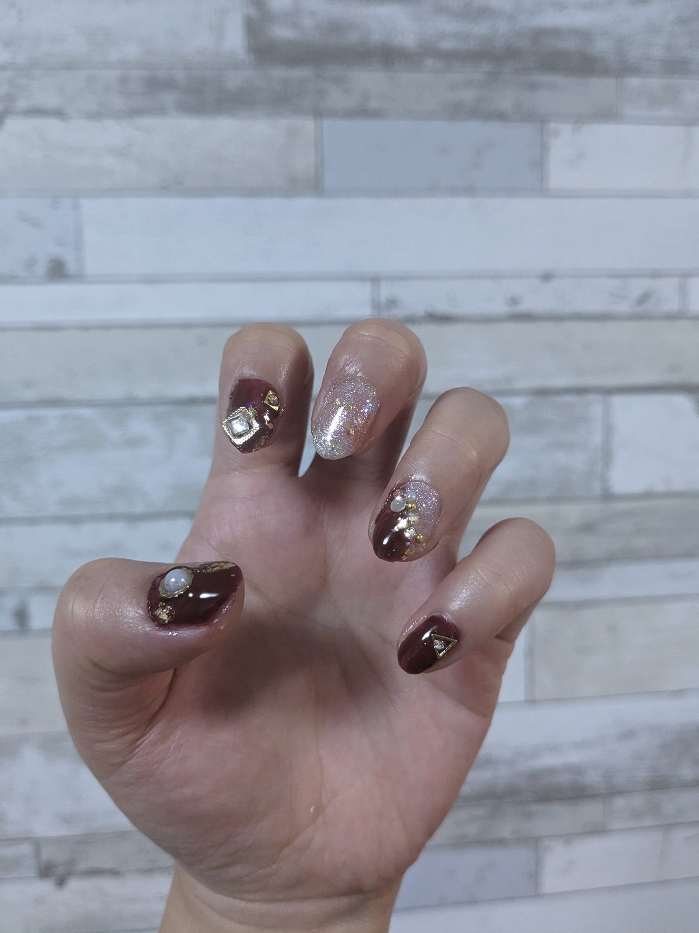 りん on LIPS 「#2024年福袋情報#マフラー盛れアレンジ#このツヤリップ逸材..」(1枚目)