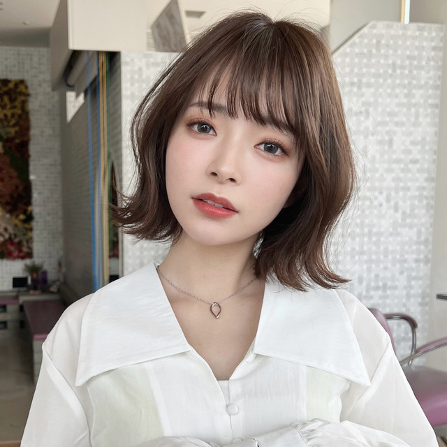 外ハネボブの女性