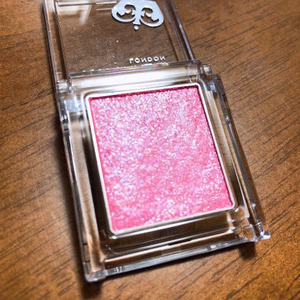 プリズム パウダーアイカラー/リンメル ロンドン/単色アイシャドウを使ったクチコミ(2枚目)