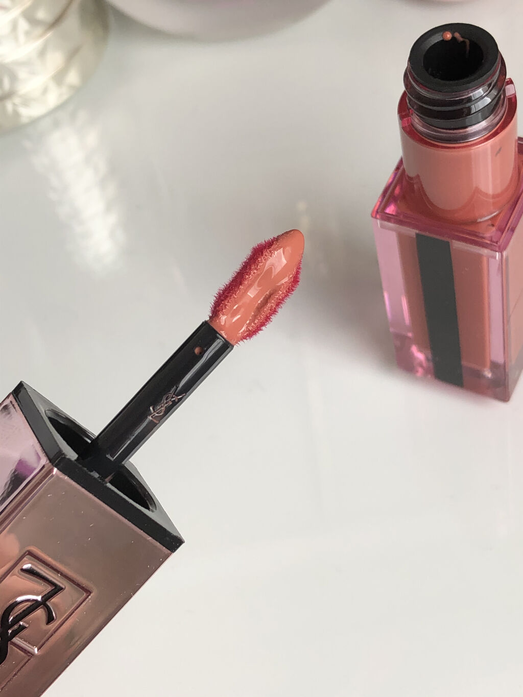 ルージュ ピュールクチュール ヴェルニ ウォーターグロウ No.207 イリーガル ロージィヌード/YVES SAINT LAURENT BEAUTE/口紅を使ったクチコミ（2枚目）