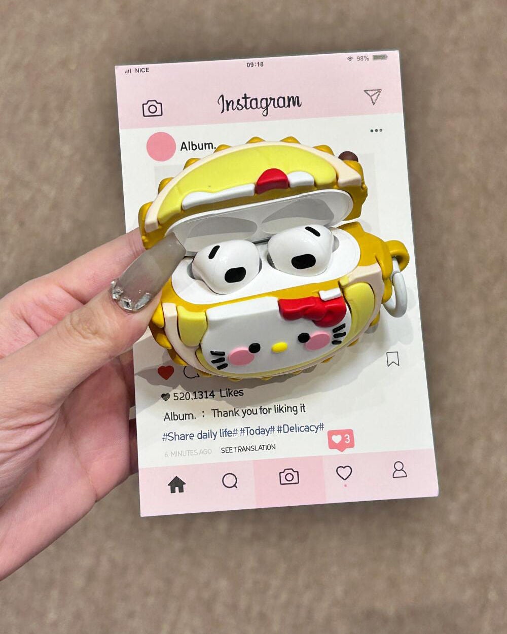 ケース大好きっ子 on LIPS 「リュウガンを食べるのが好きなキティちゃんはとてもかわいいですね..」(1枚目)