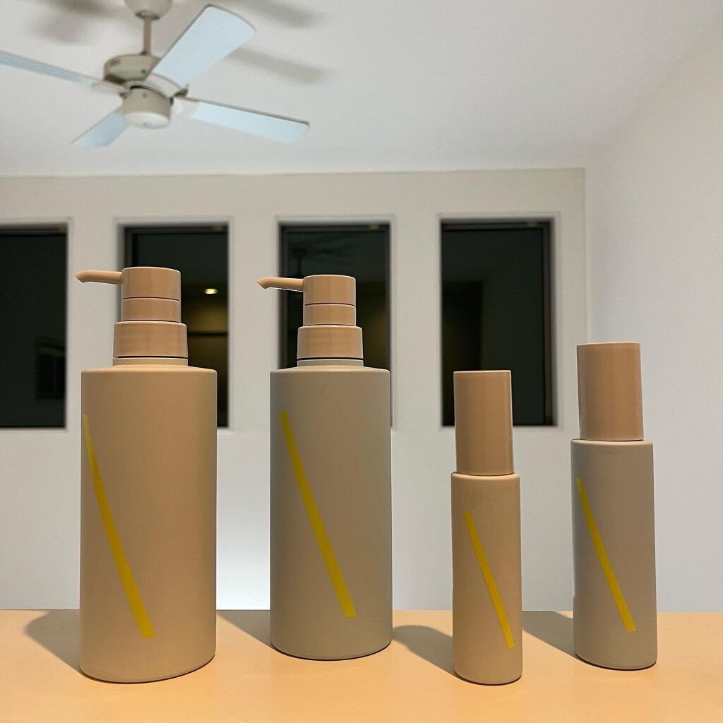 "Shinko Q"

シャンプー、コンディショナーリピ🌝
ミストとヘアオイルも揃えてみた◡̈

イソップとか好きな人はこのシャンプーめちゃめちゃおすすめ！！

マグノリア、ジャスミン、ベルガモットとかの香りがまたまた最高🌙

気になる