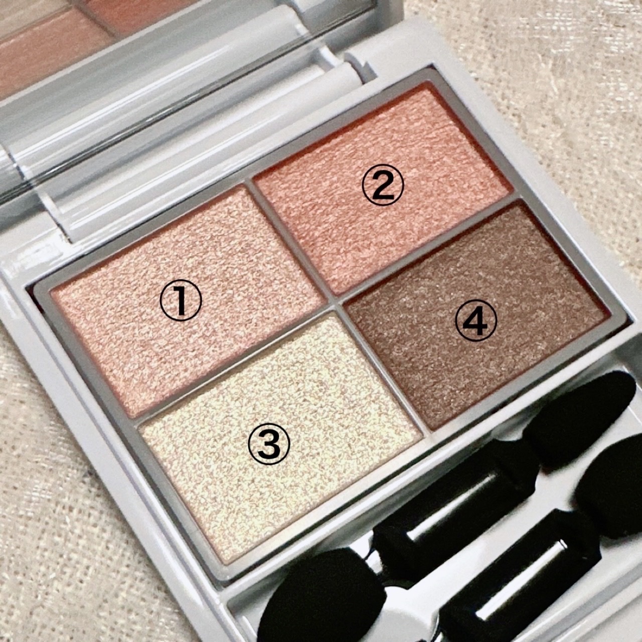 フォートーンズスタイリングアイズ/オルビス/パウダーアイブロウを使ったクチコミ（2枚目）