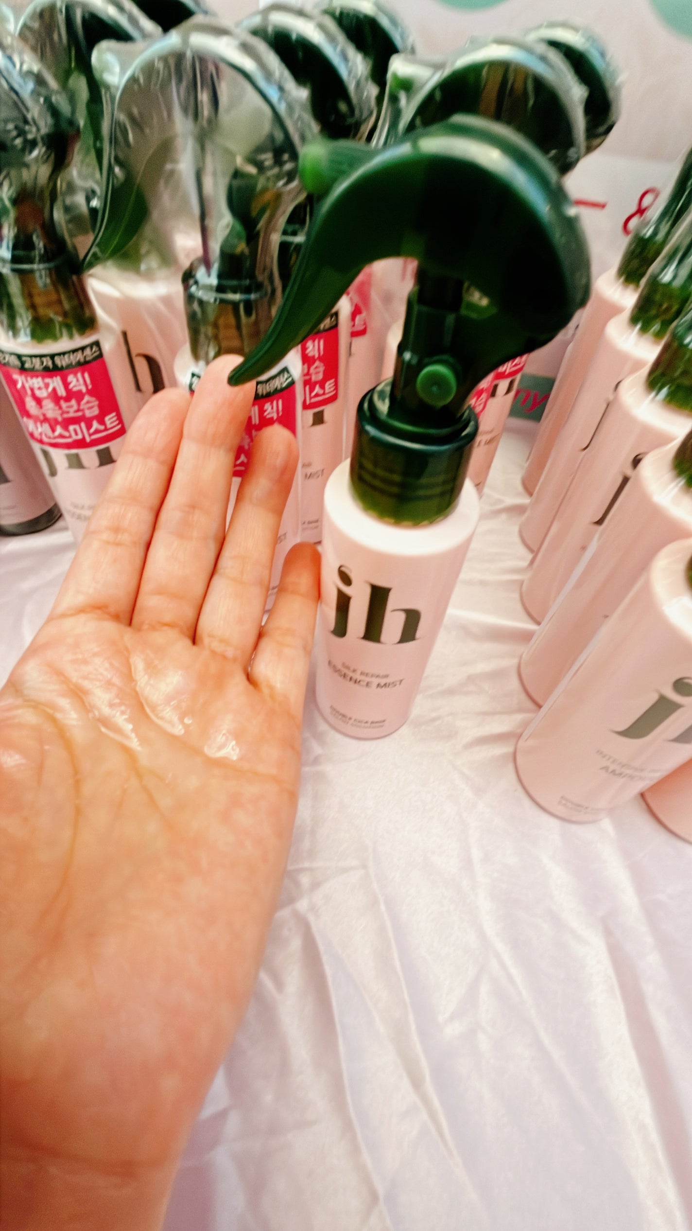 シルクリペアエッセンスミスト/jenny house/ヘアミストを使ったクチコミ(3枚目)