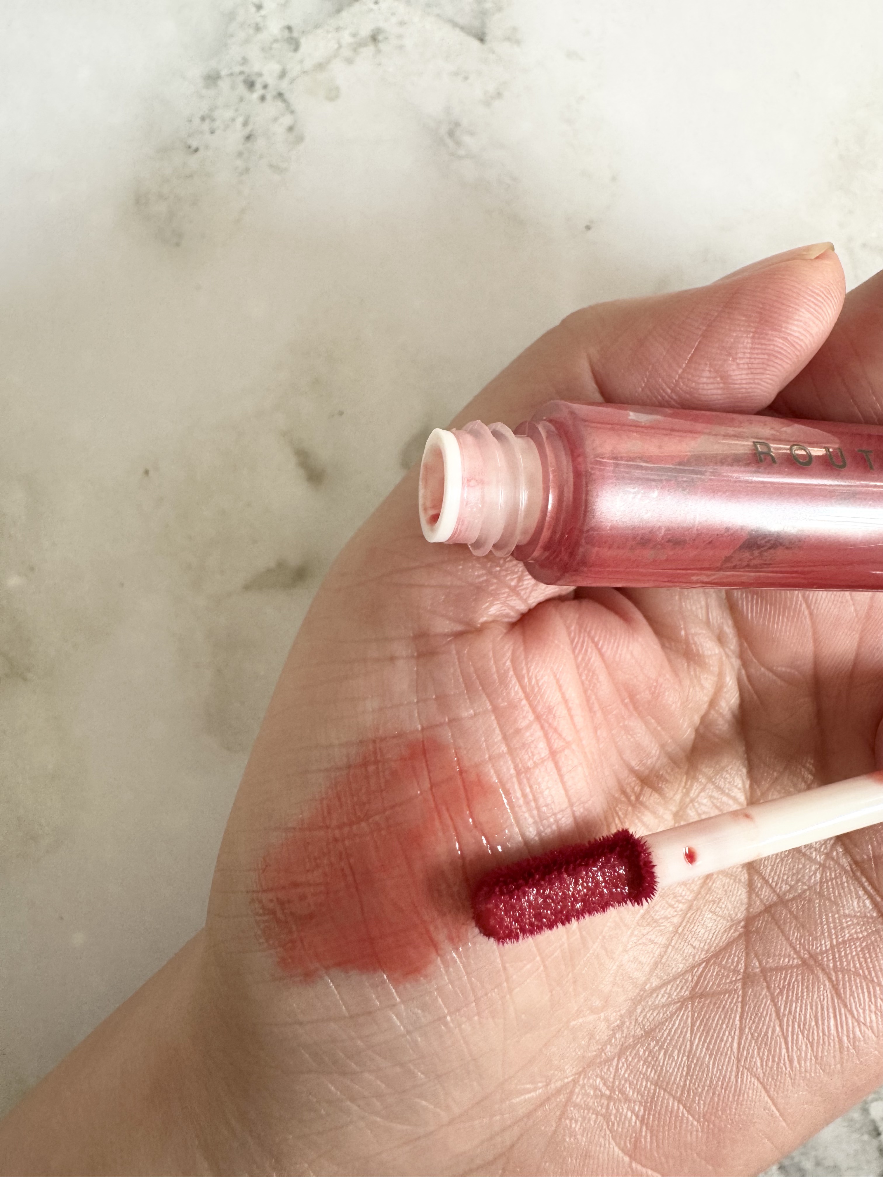 ティントリップグロス/ROUTEES/リップティントを使ったクチコミ（2枚目）