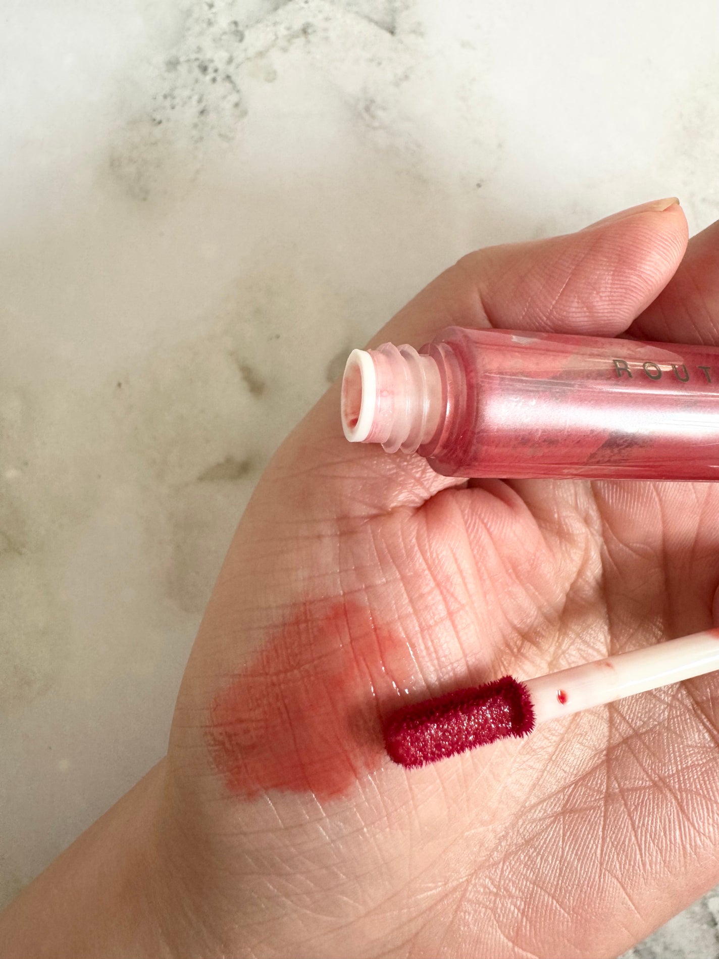 ティントリップグロス/ROUTEES/リップティントを使ったクチコミ(2枚目)