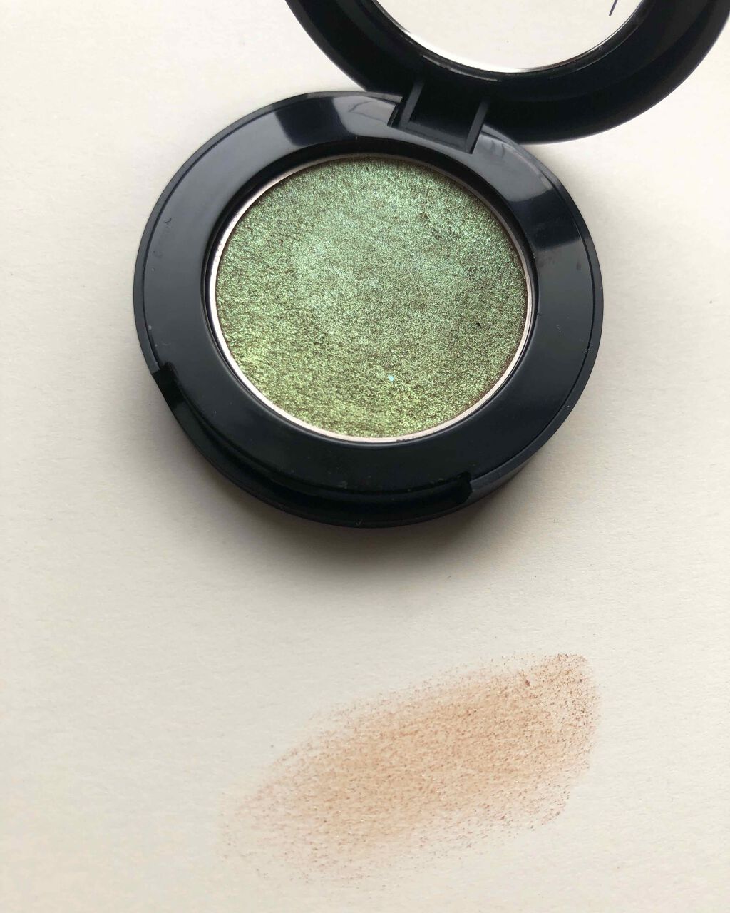 シングル アイシャドウ/ZENN.th/単色アイシャドウを使ったクチコミ（2枚目）