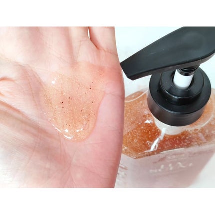 スクラブボディウォッシュ コージーファイヤー シダーウッド/LUV SCENT/ボディスクラブを使ったクチコミ(2枚目)