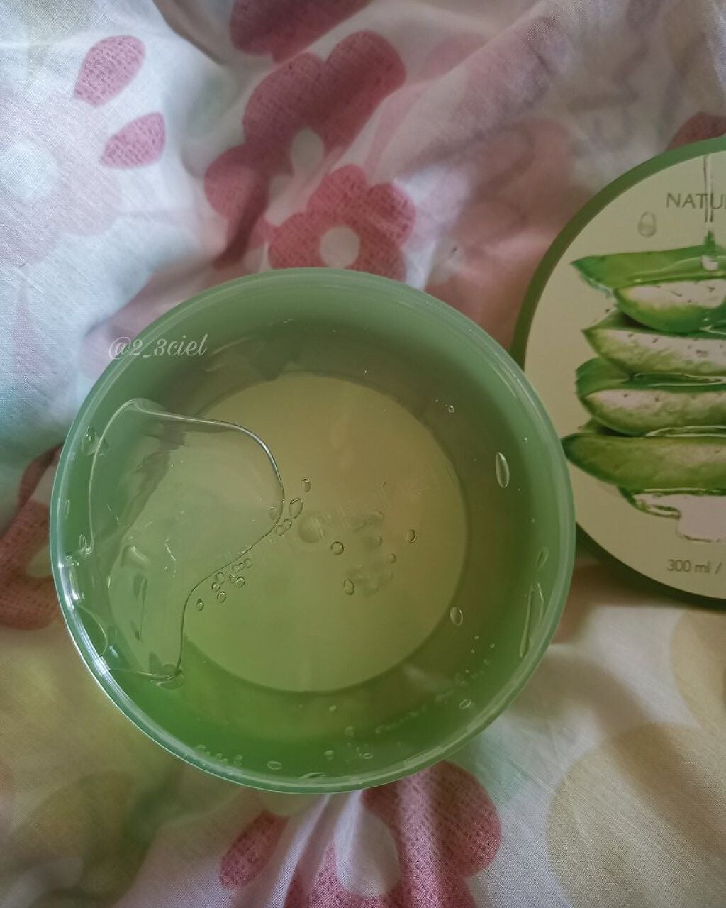 マイルド&モイスチャーアロエジェル/ネイチャーリパブリック/ボディローションを使ったクチコミ(4枚目)
