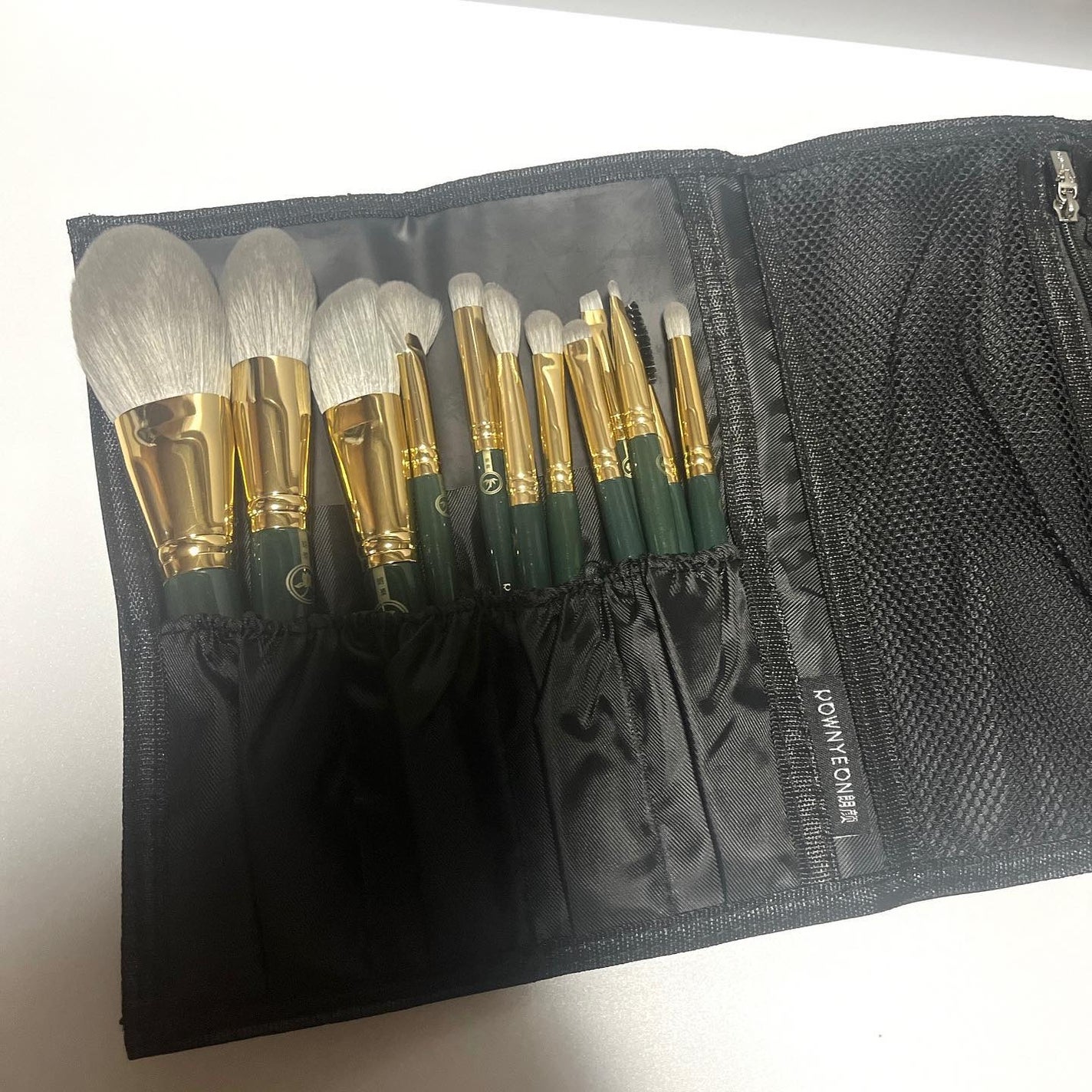 ROWNYEON 緑姫シリーズ メイクブラシ13本セット 化粧ポーチ付き/Rownyeon/メイクブラシを使ったクチコミ(4枚目)