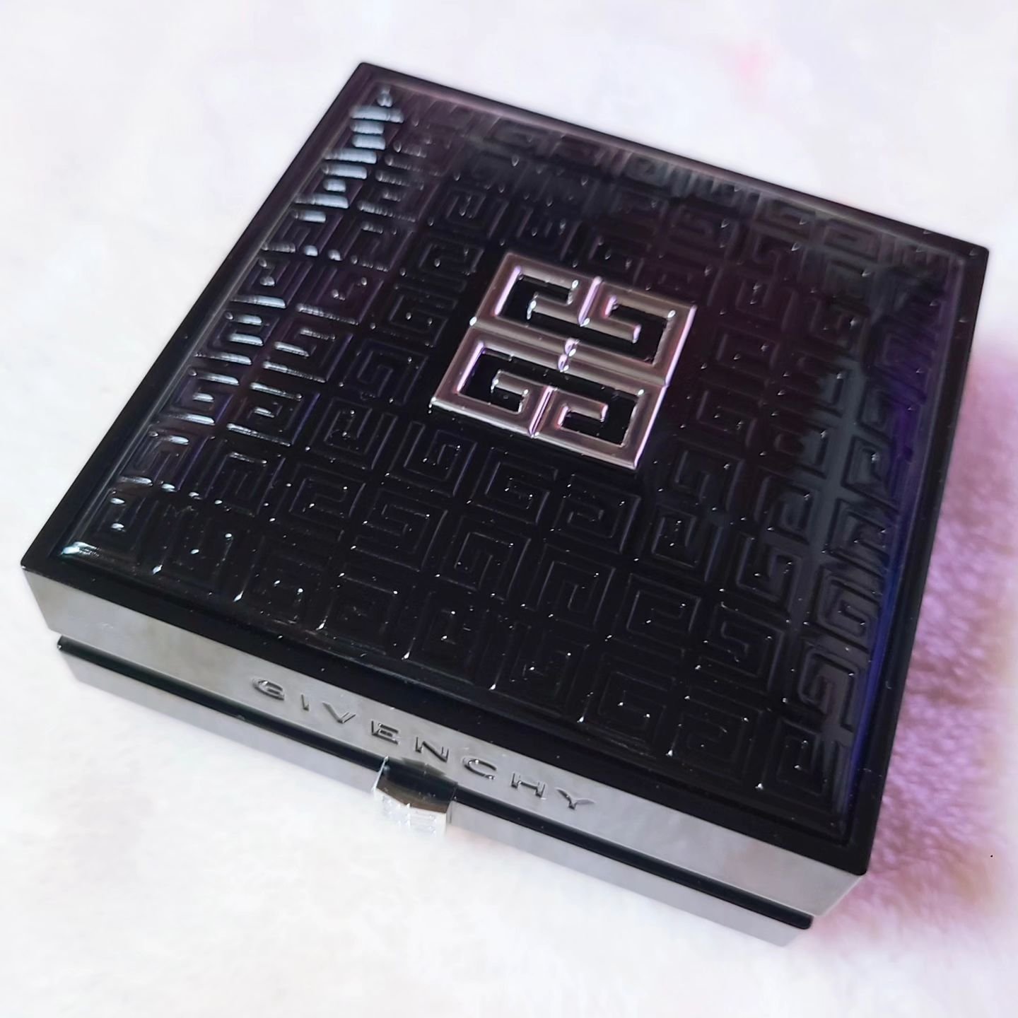 プリズム・リーブル・スキンケアリング・グロウ・クッション/GIVENCHY/クッションファンデーションを使ったクチコミ（3枚目）