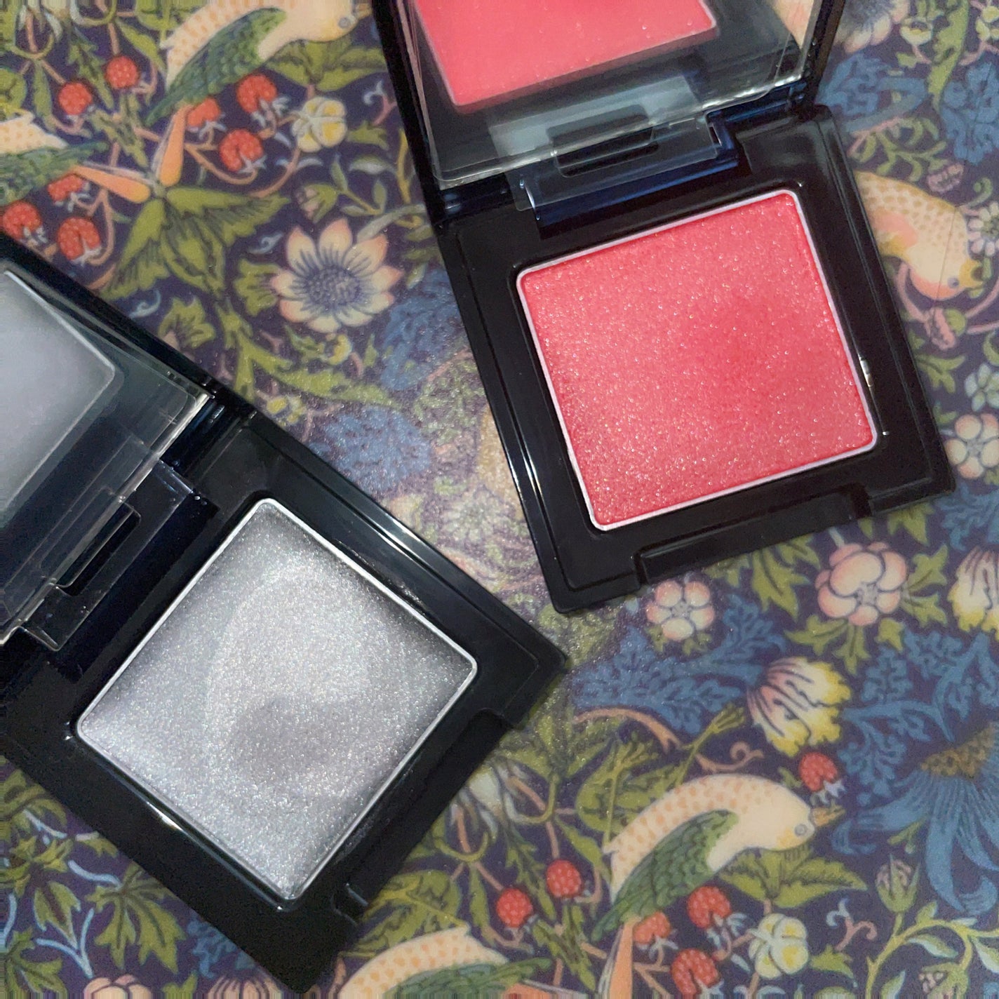 ラズル アイカラー/エレガンス ラズル /単色アイシャドウを使ったクチコミ(4枚目)