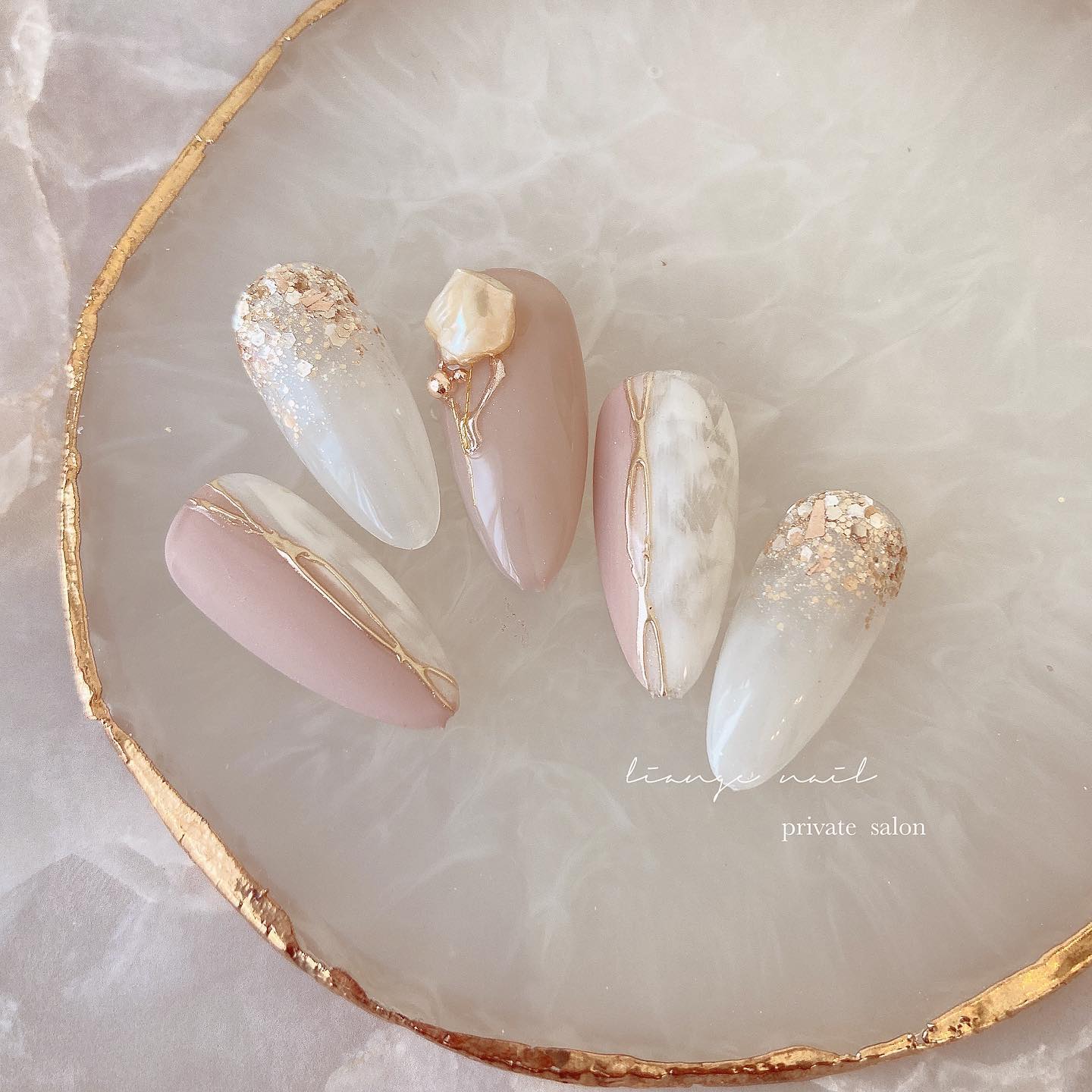 #リアンジェネイル,#柏ネイル,#ネイル,#ニュアンスネイル,#大人ニュアンスネイル,#シェルネイル,#ミラーネイル,#春ネイル,#グリッターネイルのネイルデザイン