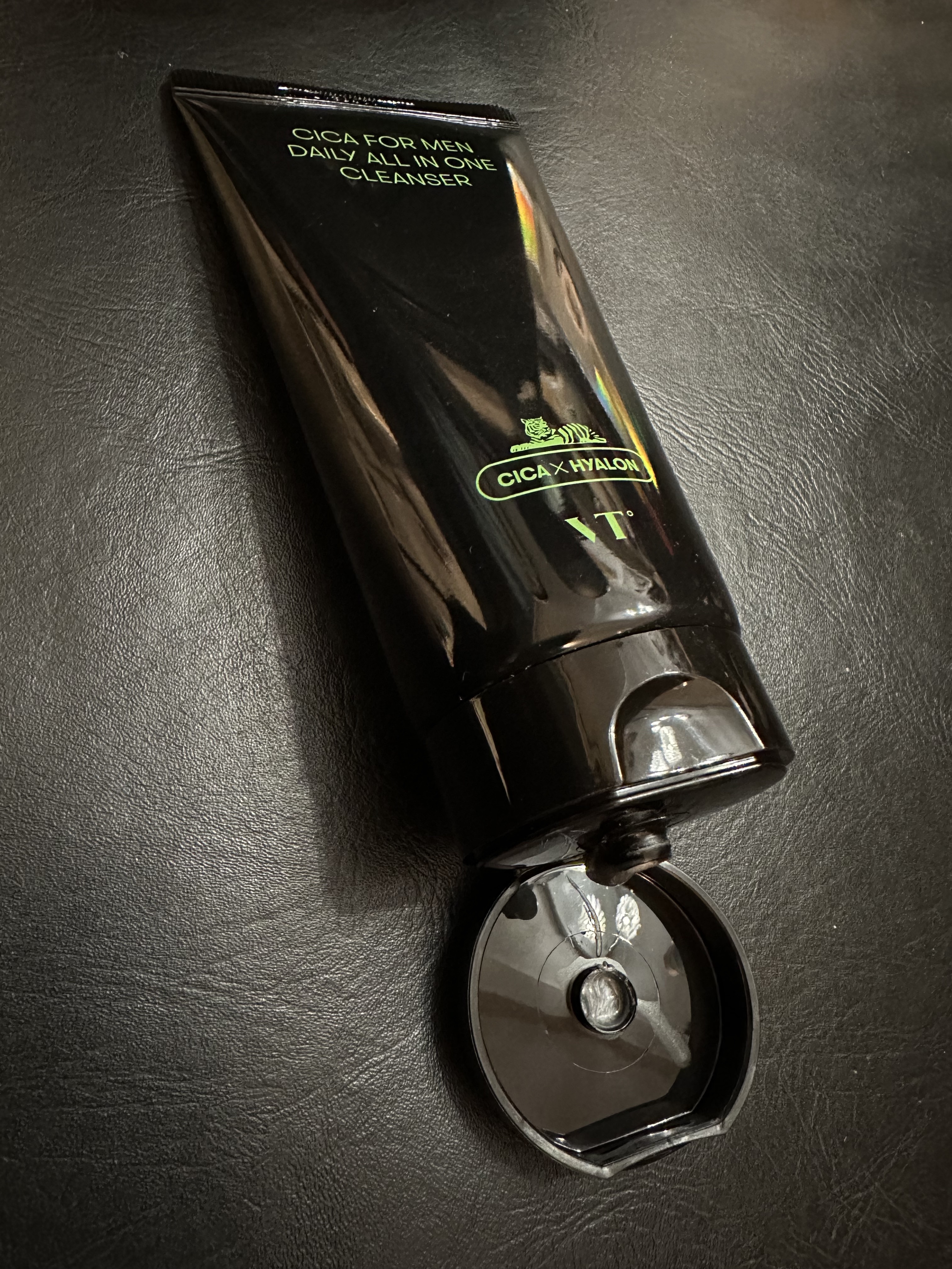 VT CICAフォーメンデイリーオールインワンクレンザー