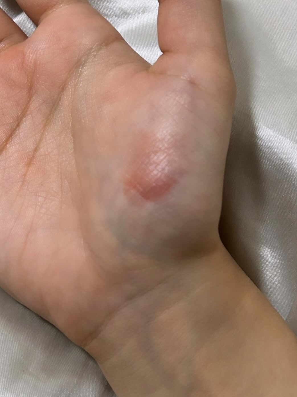 ジェリーイングヌードグロス/Laka/リップグロスを使ったクチコミ（3枚目）