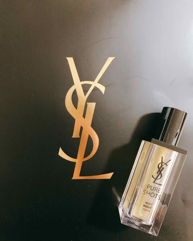 YSL

ピュアショット ナイトセラム

雑誌とか付録でよく見てたYSLのナイトセラムを購入しました。

すごく感動してます🥺

すごく毛穴が気になったのですが試した次の日毛穴が気にならなくなりました。