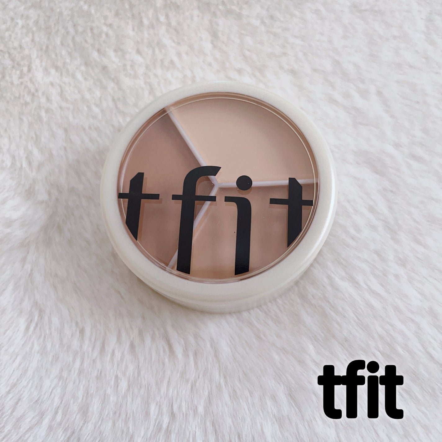 Ruu on LIPS 「TFIT(ティーフィット)コンシーラーこちらの3色のコンシーラ..」(1枚目)