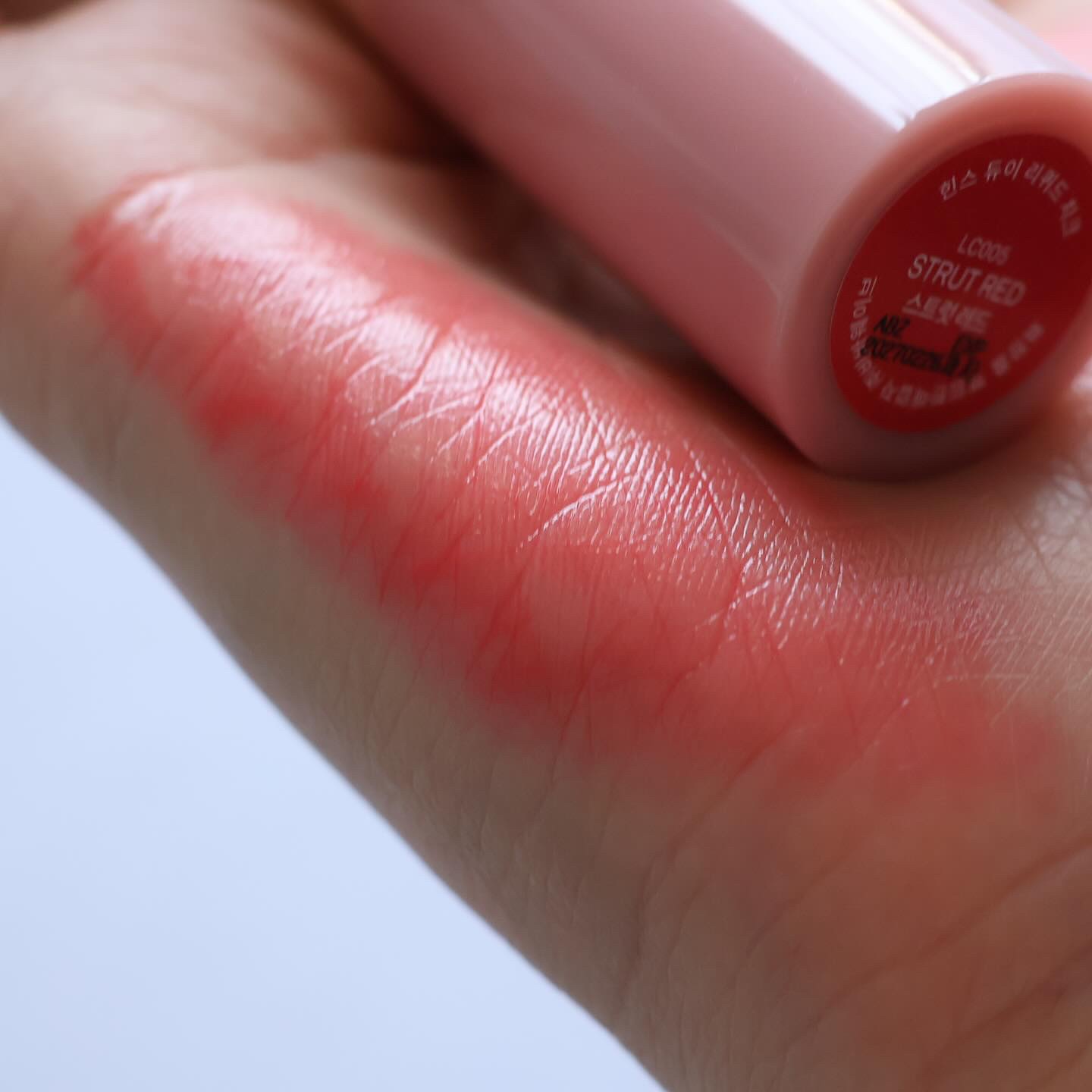 デューイーリキッドチーク LC005 ストラットレッド/hince/リキッドチークを使ったクチコミ（2枚目）