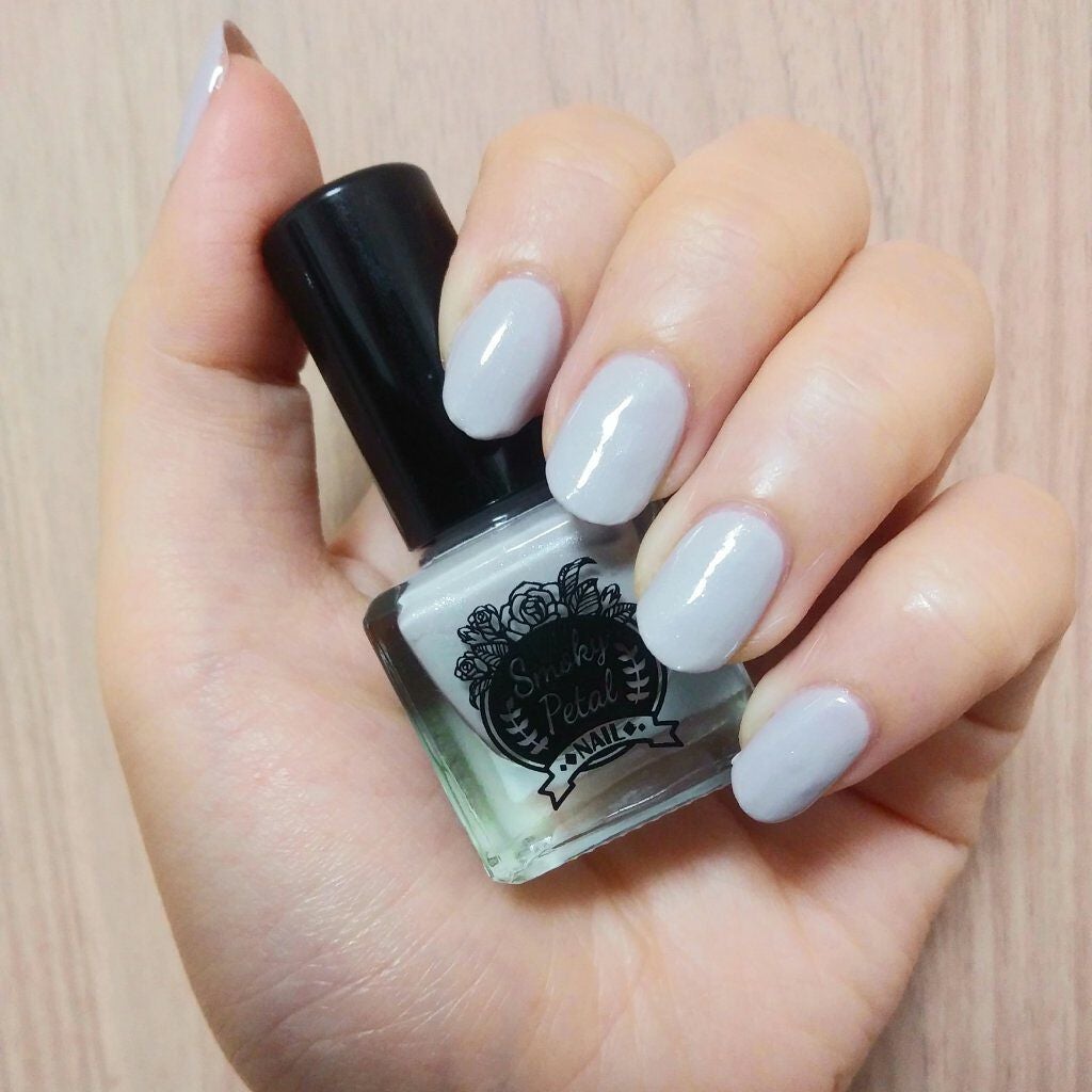 スモーキーぺタルネイルS/セリア/マニキュアを使ったクチコミ(4枚目)