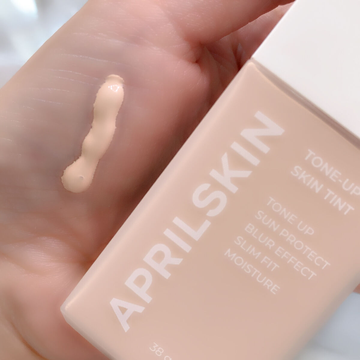 トーンアップスキンティント/APRILSKIN/化粧下地を使ったクチコミ（2枚目）