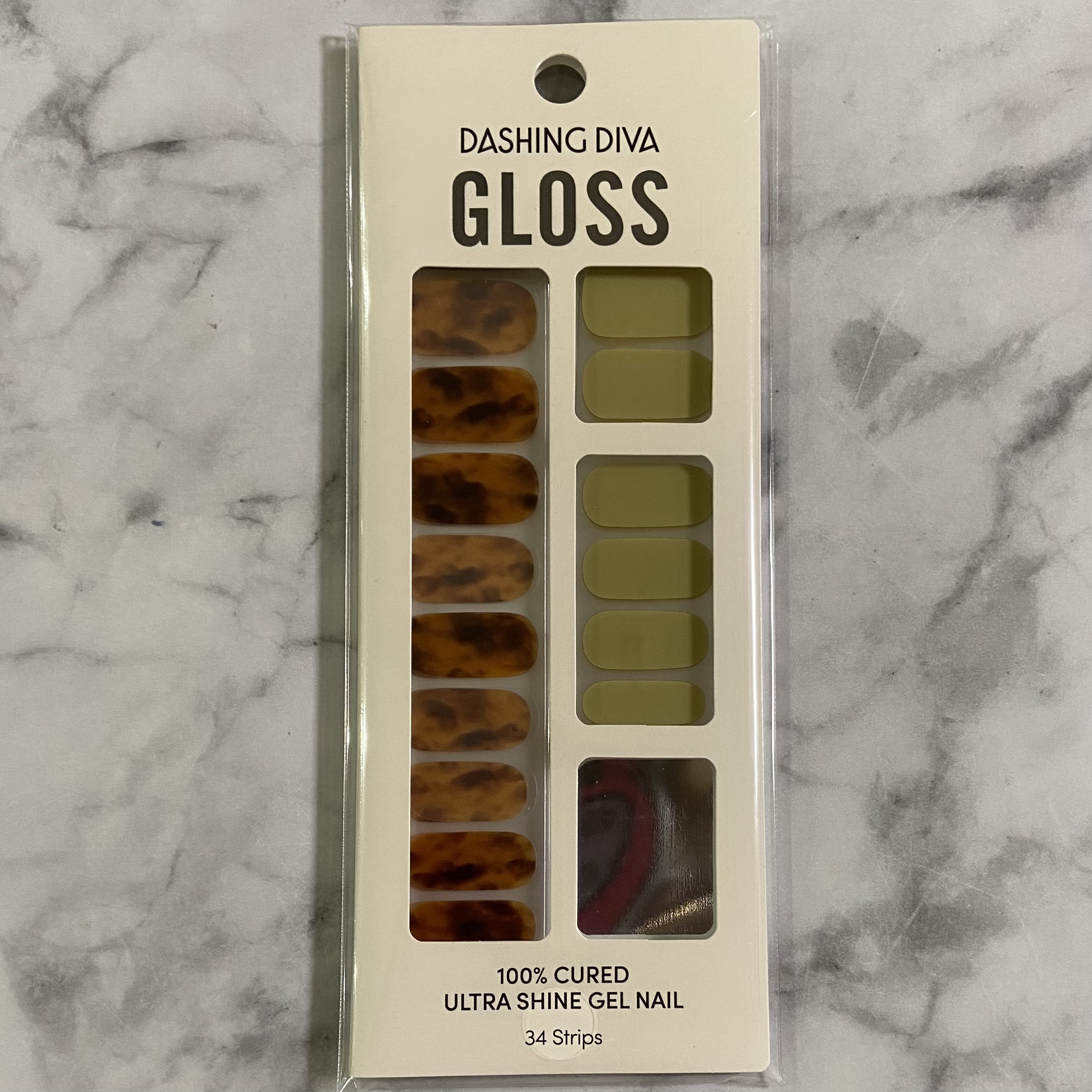 DASHINGDIVA MAGICPRESS ダッシングディバグロスジェルネイルストリップのクチコミ「ダッシングディバのグロスシリーズでネイルしました✨
グロスシリーズはシールなので貼るだけ簡単可.....」（2枚目）