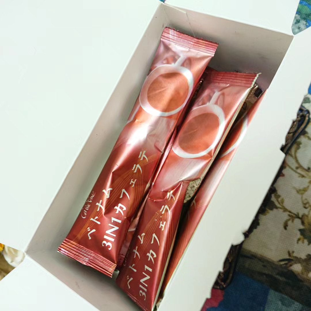 真紅 on LIPS 「ベトナムインスタントスティックコーヒー3IN1カフェラテをお試..」(4枚目)