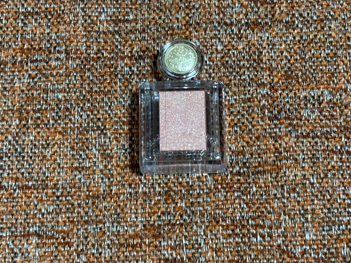 シャドーカスタマイズ/MAJOLICA MAJORCA/単色アイシャドウを使ったクチコミ(1枚目)