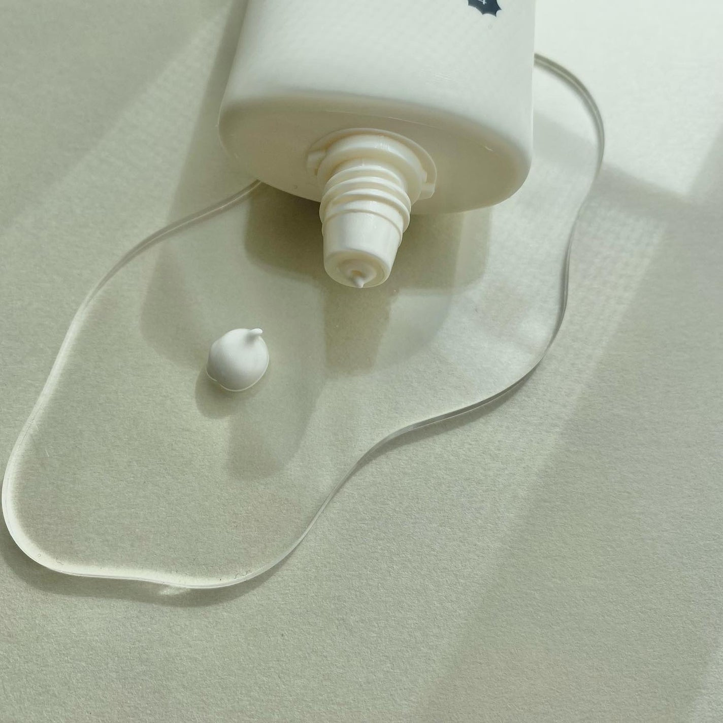 サンディフェンスエッセンスUVプロテクター/onoma/日焼け止めローションを使ったクチコミ(2枚目)