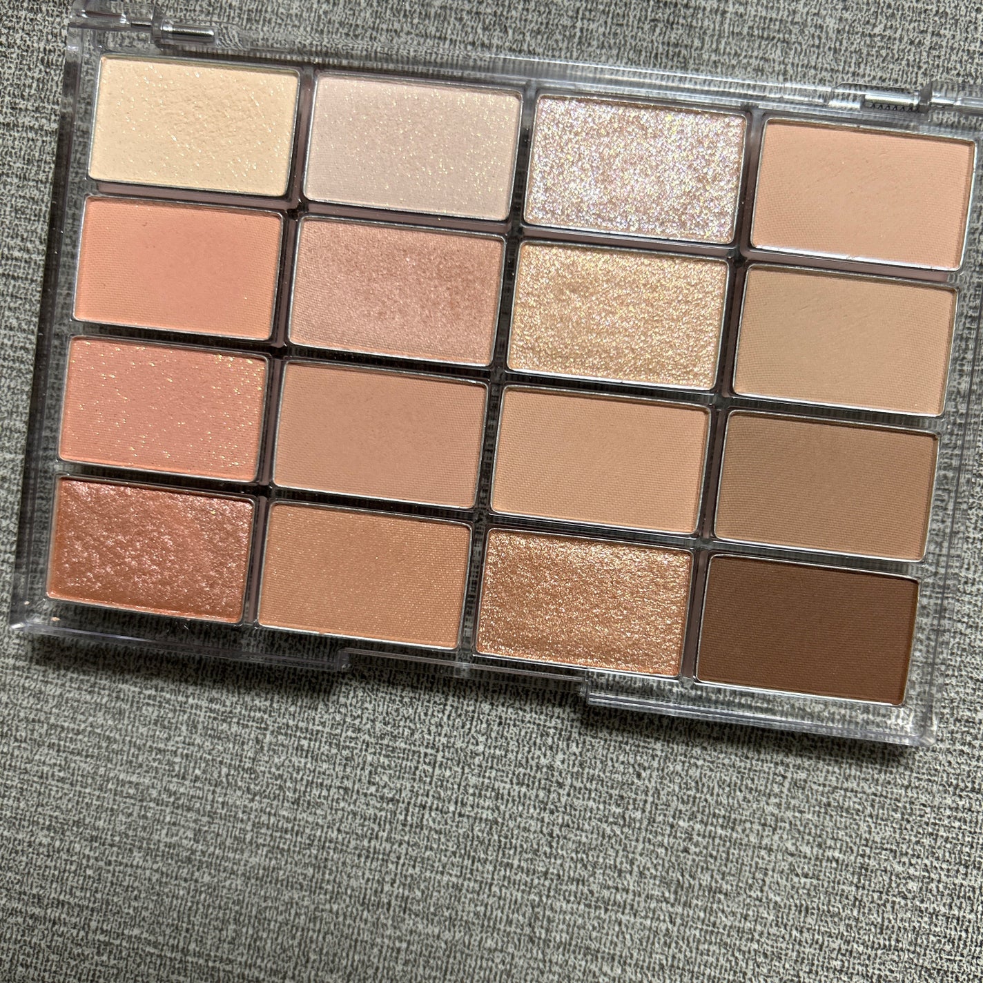 ソフトブラーリングアイパレット/wakemake/アイシャドウパレットを使ったクチコミ(2枚目)