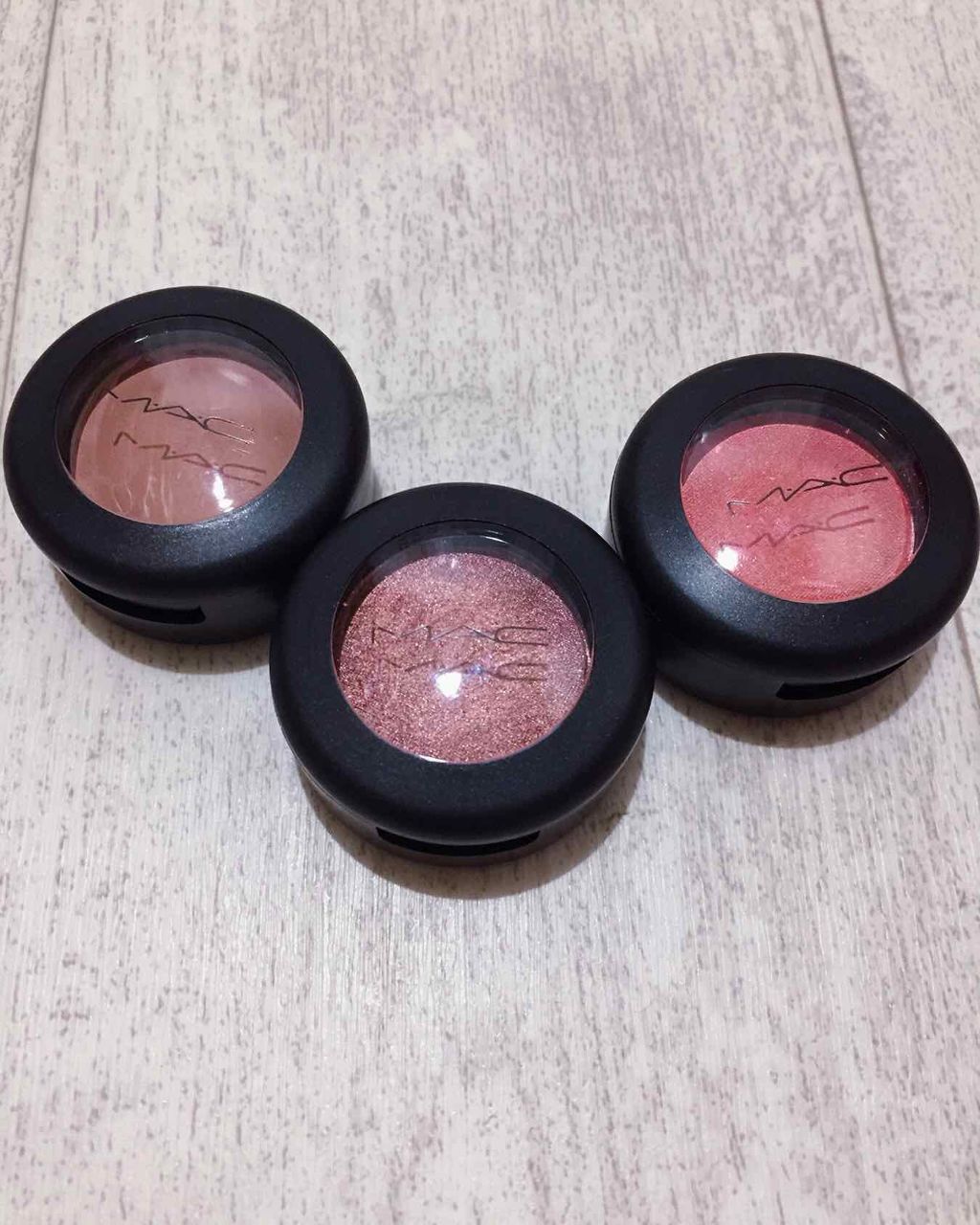 スモール アイシャドウ シー スターズ/M・A・C/単色アイシャドウを使ったクチコミ（1枚目）