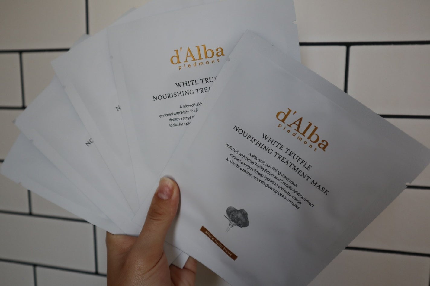 ホワイトトリュフナリシングトリートメントマスク/ダルバ/シートマスク・パックを使ったクチコミ(2枚目)