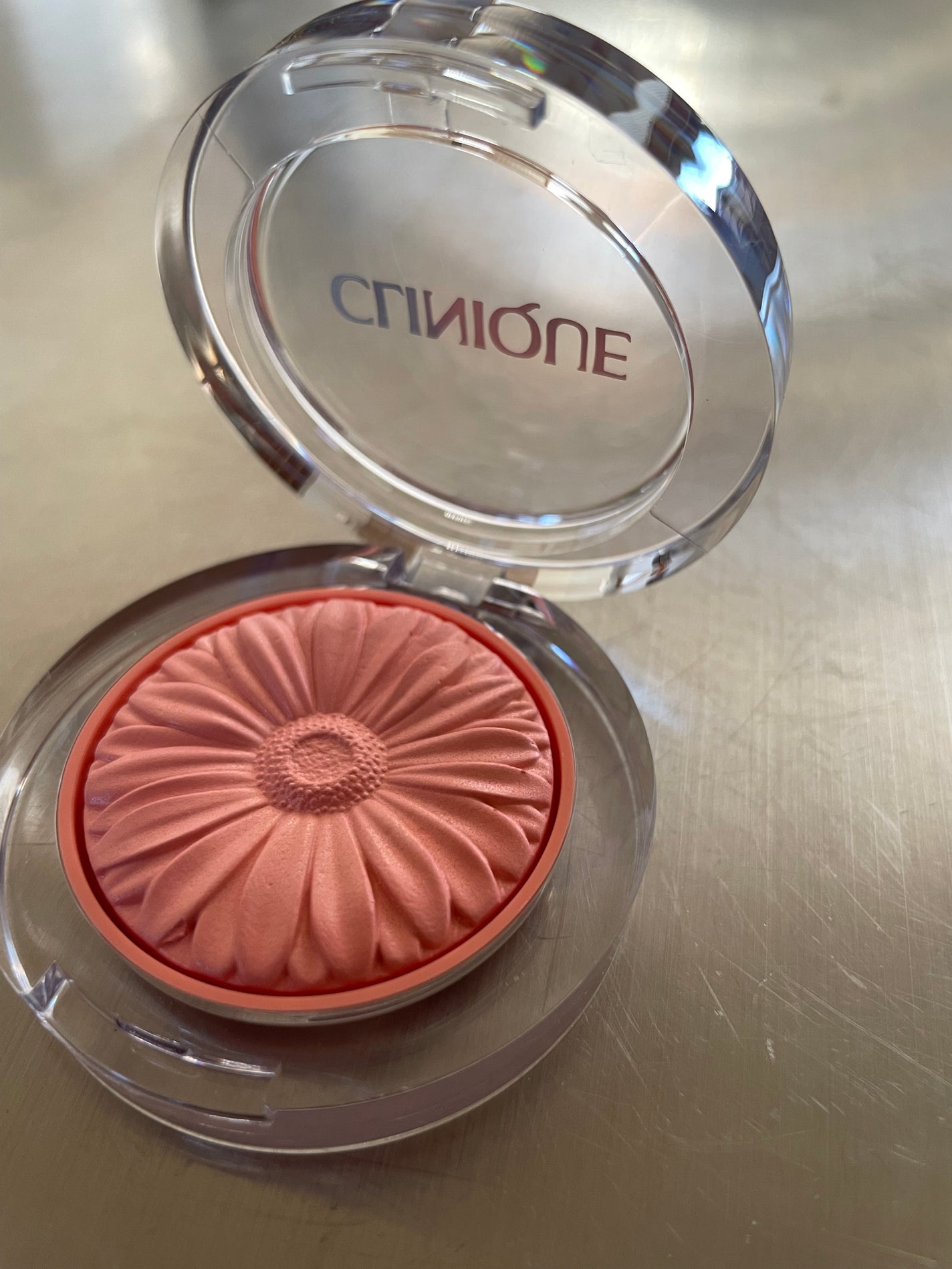 プランクトン on LIPS 「#クリニーク#メロンポップつや、ツヤツヤ。肌がキレイに見えます..」(1枚目)