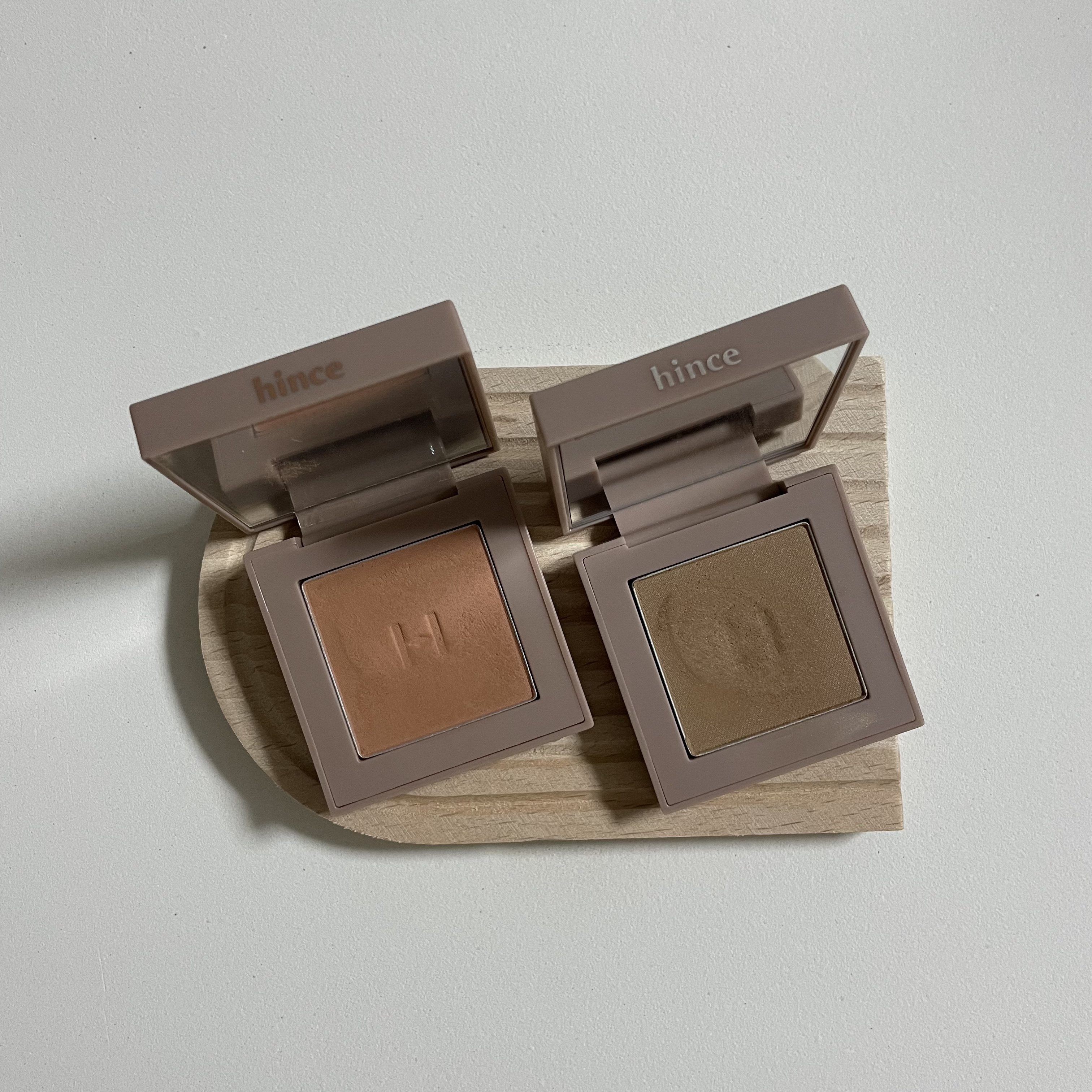 ニューデップスアイシャドウ ST001 センシブル/hince/単色アイシャドウを使ったクチコミ（1枚目）