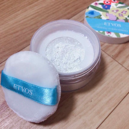 ミネラルUVボディパウダー(旧)/エトヴォス/ボディパウダーを使ったクチコミ(3枚目)