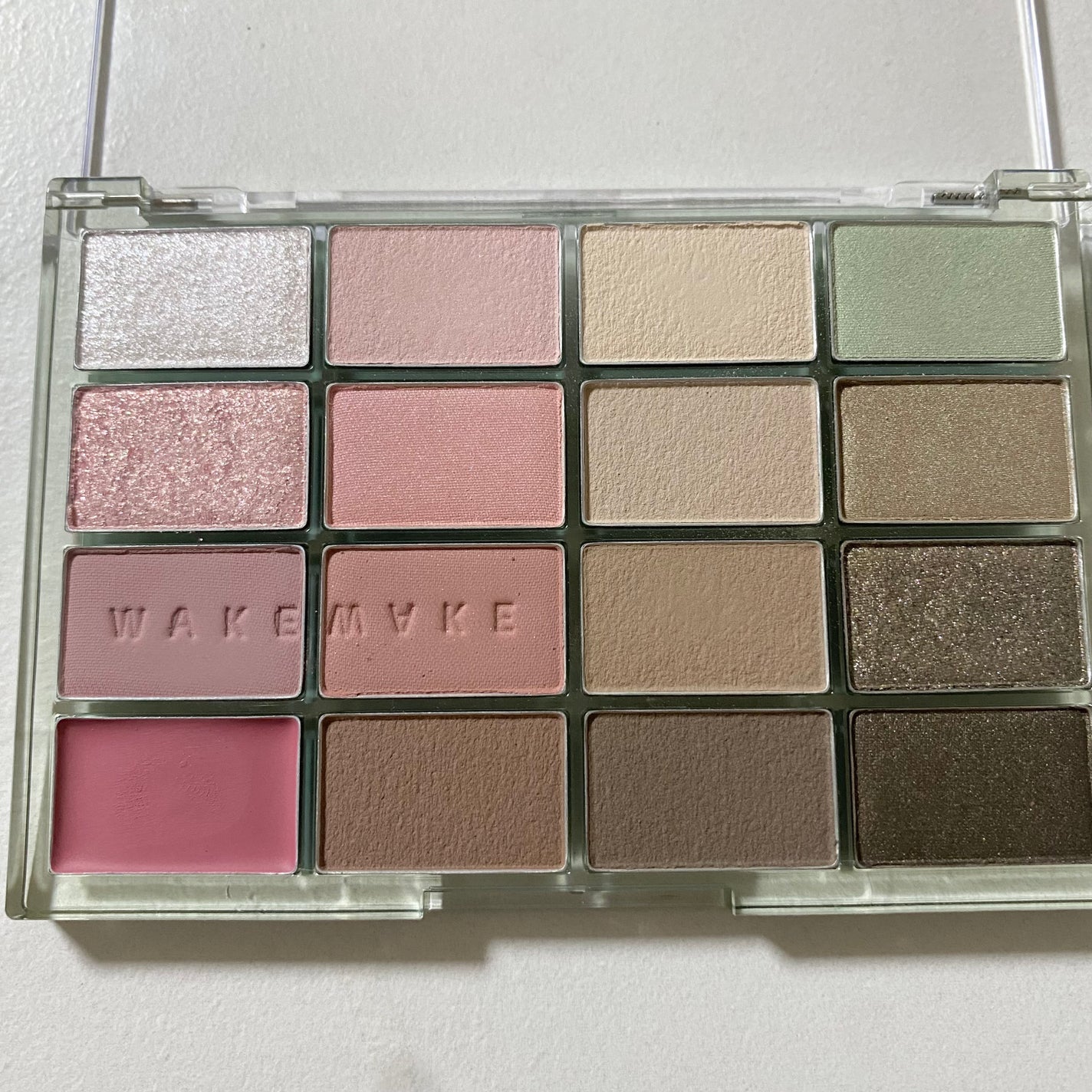 ソフトブラーリングアイパレット/wakemake/アイシャドウパレットを使ったクチコミ(2枚目)