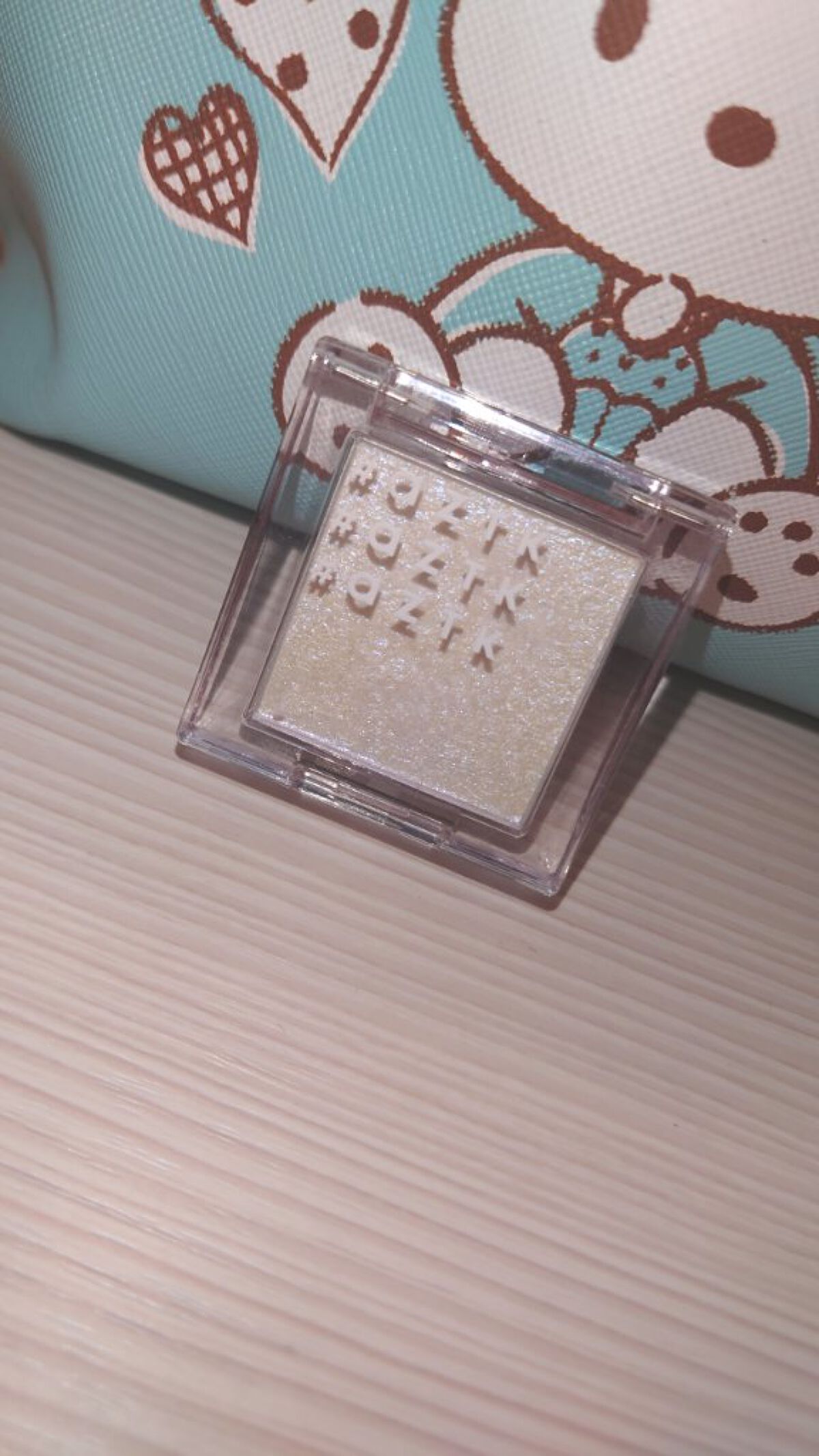 シングルアイシャドウ/aZTK/単色アイシャドウを使ったクチコミ（2枚目）