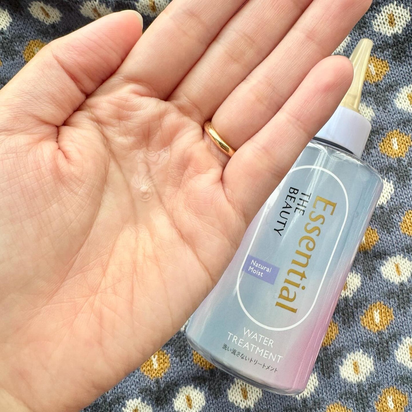 エッセンシャル プレミアム ウォータートリートメント ナチュラルモイスト/エッセンシャル/アウトバストリートメントを使ったクチコミ(3枚目)