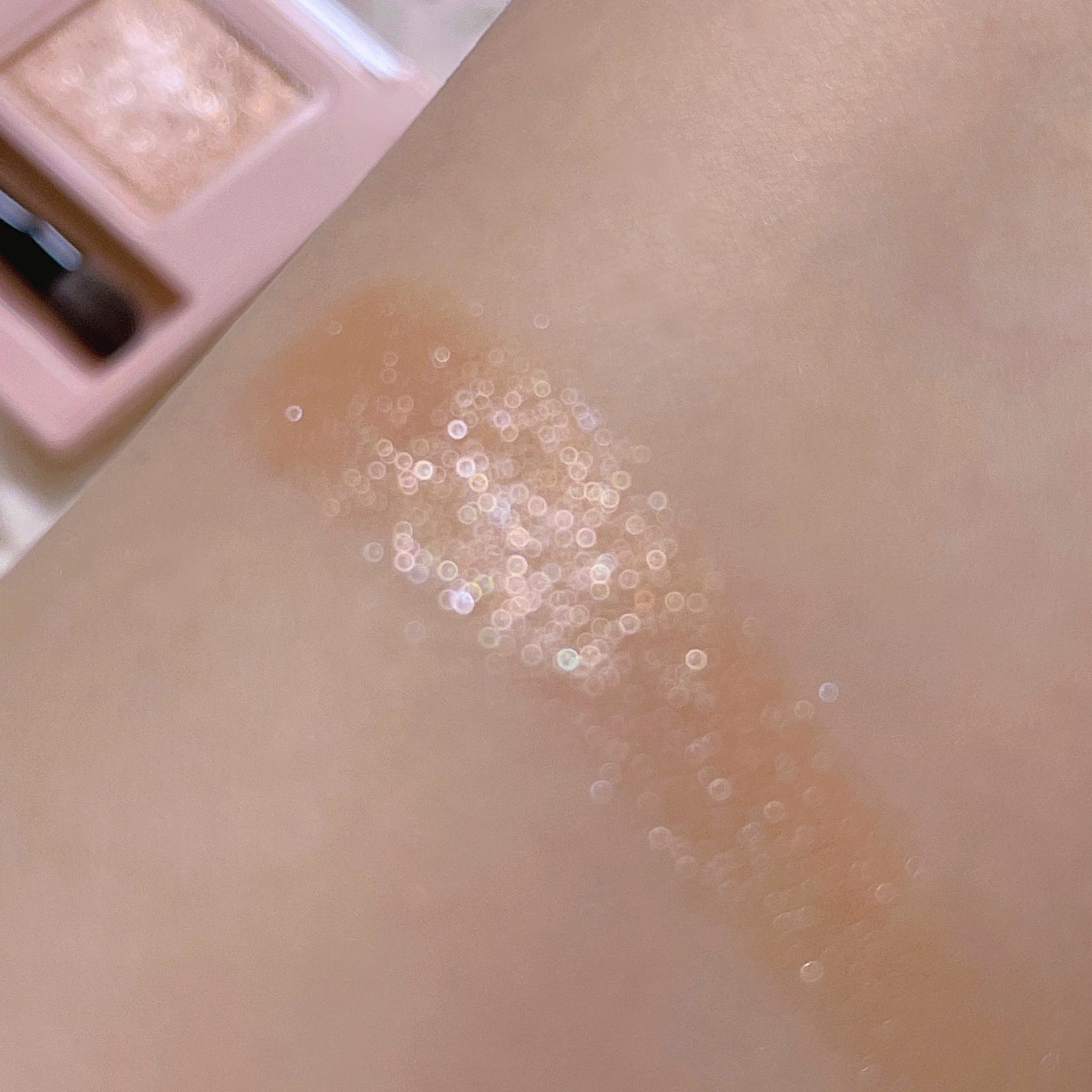 フーミー シングルラメシャドウ/WHOMEE/単色アイシャドウを使ったクチコミ(7枚目)