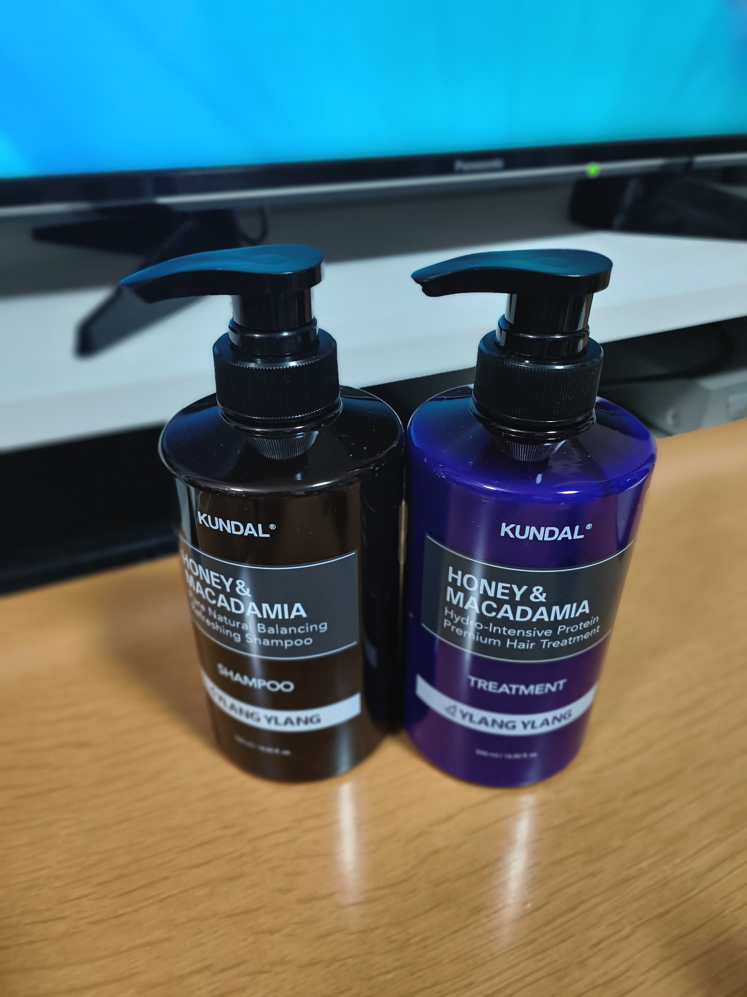 KUNDAL プロテイントリートメントのクチコミ「KUNDAL　クンダル プレミアムヘアケアスペシャルセット・シャンプー500ml＆トリートメン.....」（1枚目）
