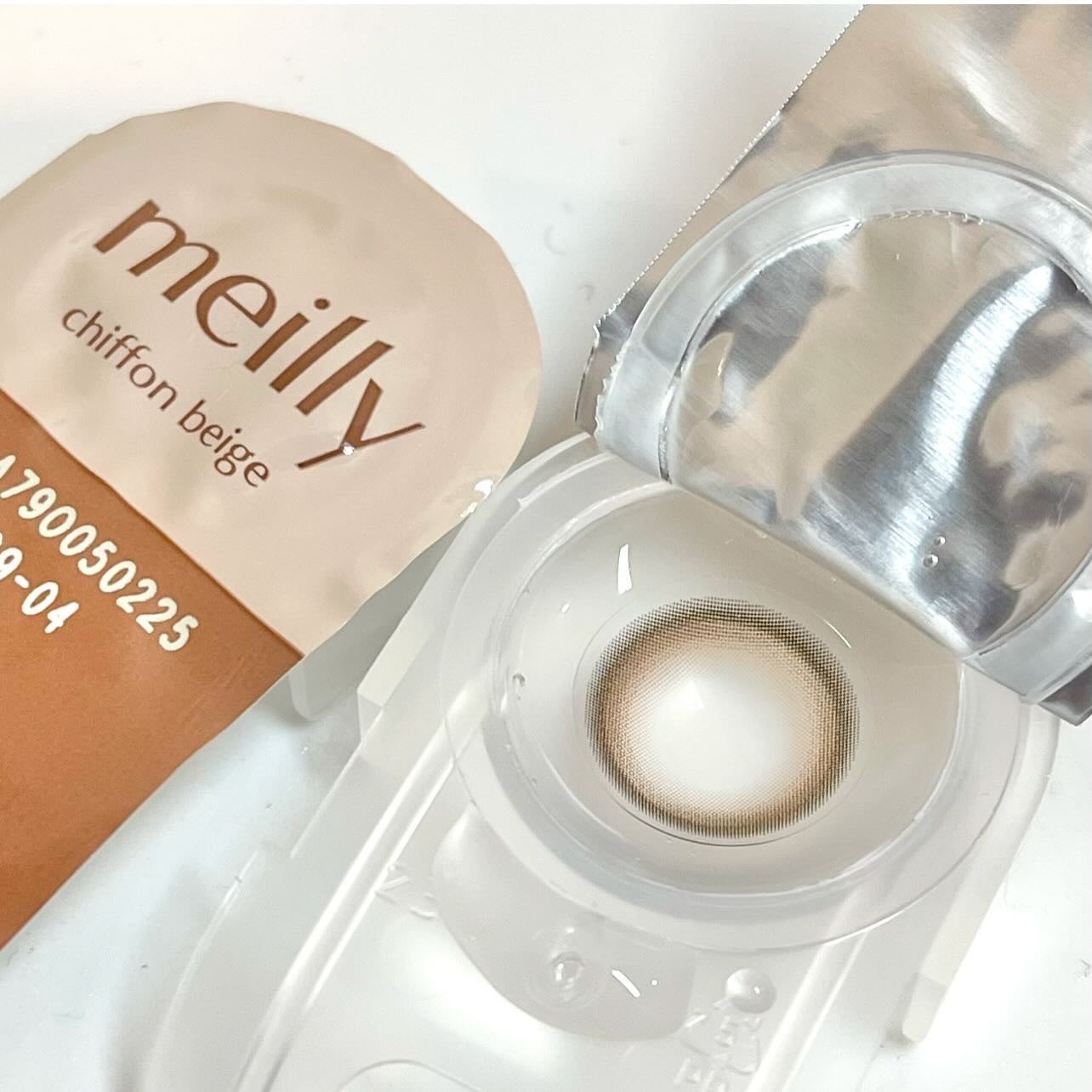 chiffon/meilly/ワンデー(1DAY)カラコンを使ったクチコミ(3枚目)